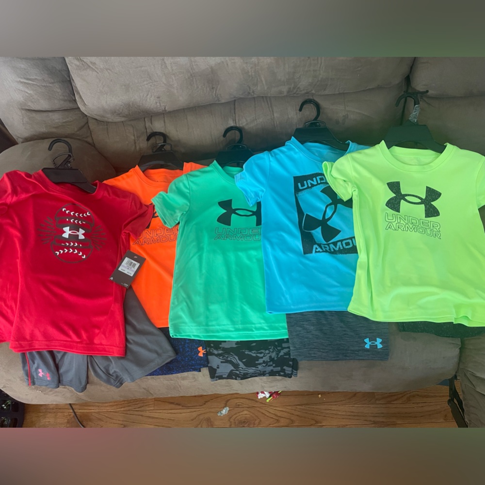 Under armour size 6 NWT